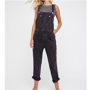 ⭐️Free people boyfriend overalls size 28⭐️